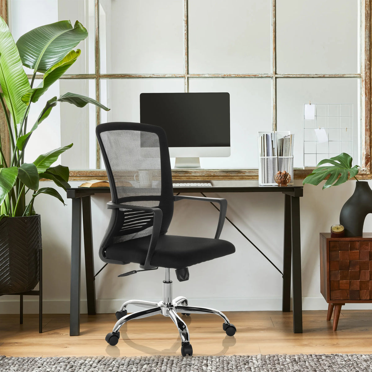 Silla Home Office STAR-TEC S en negro con respaldo de malla y base de estrella de hjh OFFICE