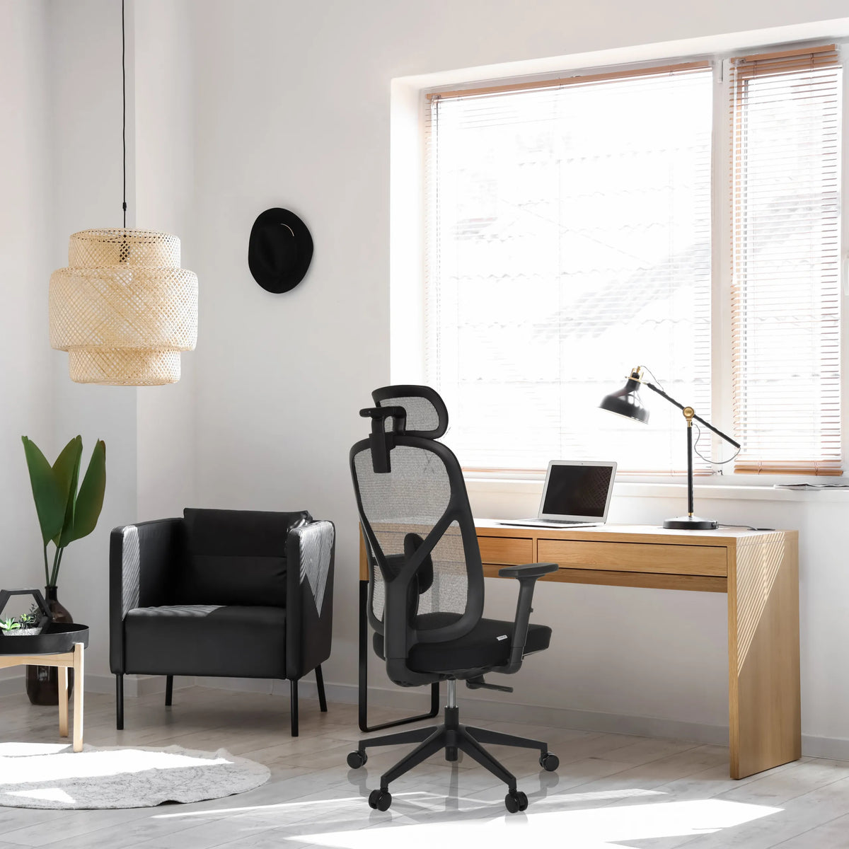 Silla de oficina profesional RALOO ECO negra con respaldo de malla y reposacabezas de hjh OFFICE