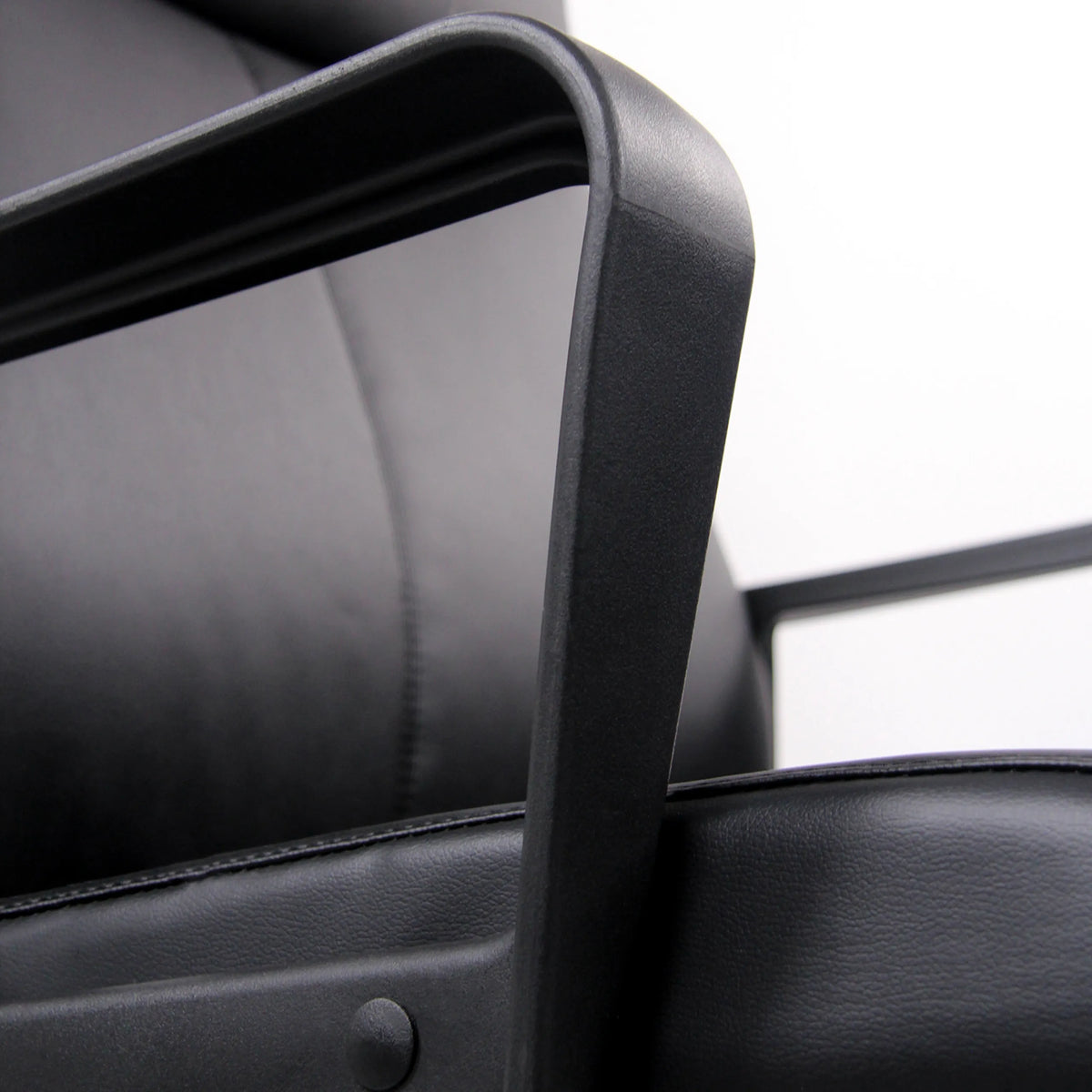 Reposabrazos negro del sillón de oficina profesional LISSO con superficie lisa de hjh OFFICE