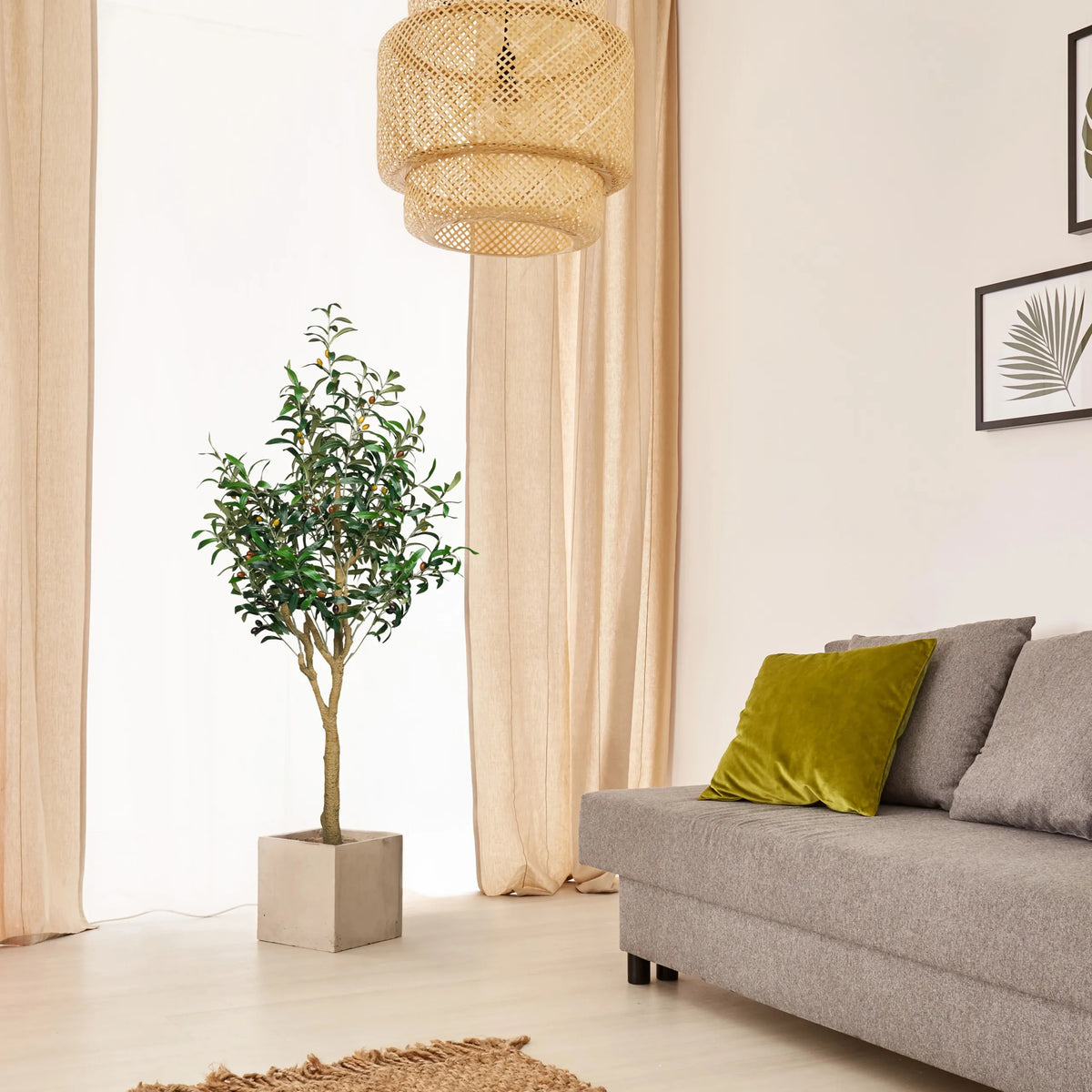 Planta artificial verde OLIVE II en una maceta cuadrada de hormigón de hjh OFFICE