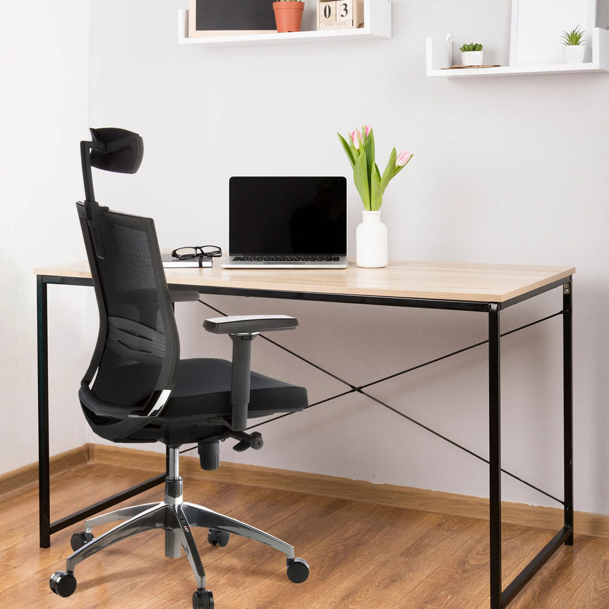 Silla de oficina profesional PORTO MAX negra con respaldo de malla, reposacabezas y reposabrazos de hjh OFFICE