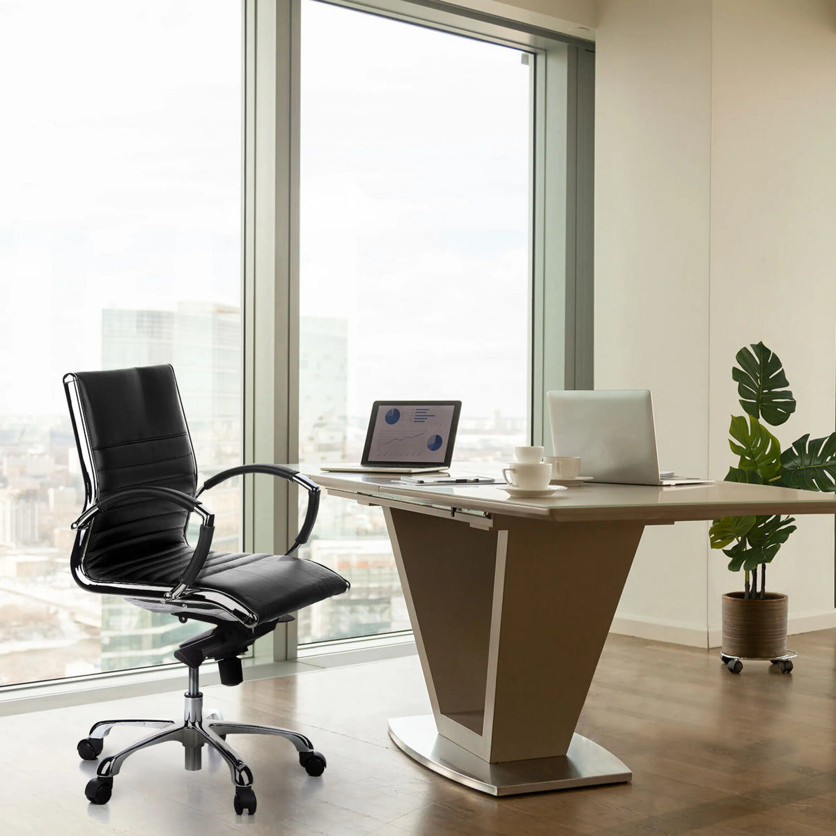Sillón de oficina profesional PARMA 10 negro con estructura y reposabrazos cromados de hjh OFFICE