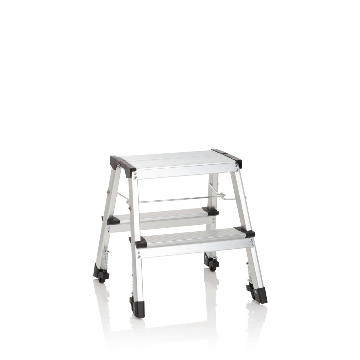 Escalera plegable SOLID VI de aluminio plateada con dos peldaños de hjh OFFICE – vista de 360° (vista frontal 20°)