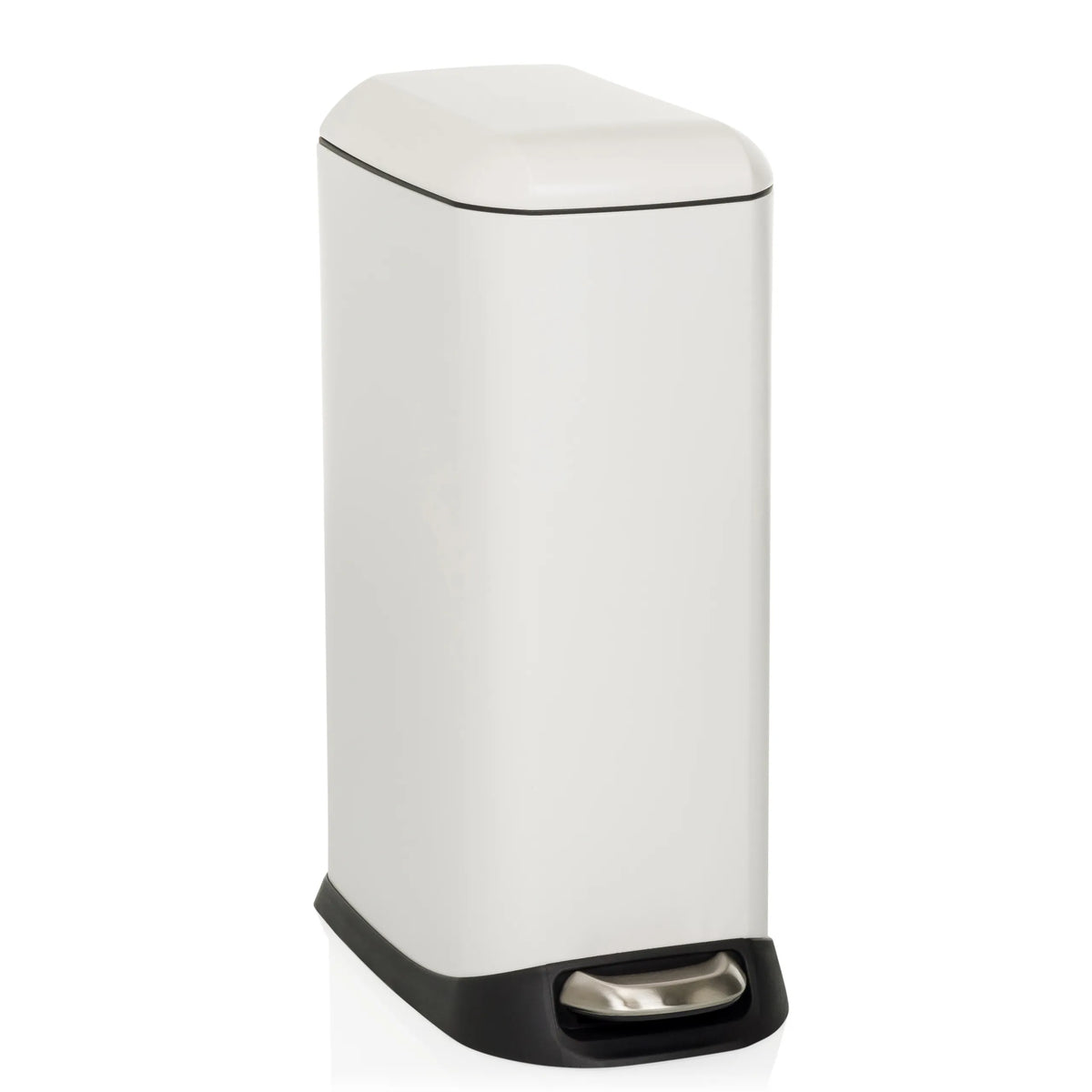 Papelera CLEAN SLIM blanca con pedal y tapa redondeada de hjh OFFICE – vista de 360° (vista frontal 15°)