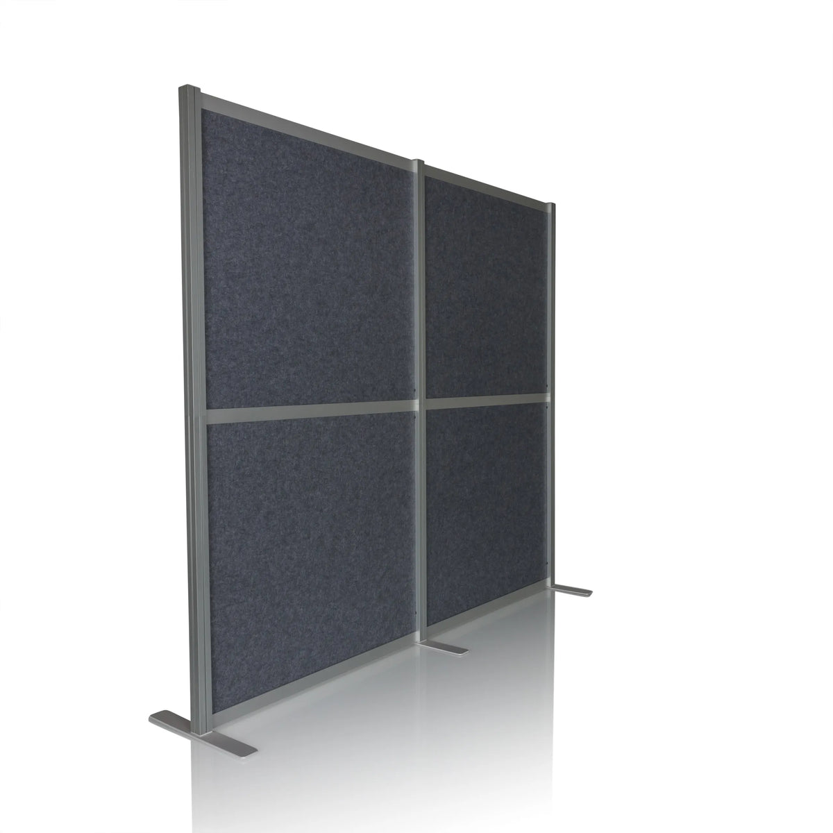 Separador FLEXMIUT MODUL gris con marco de aluminio y pies de apoyo de hjh OFFICE – vista de 360° (vista frontal en diagonal 45°)