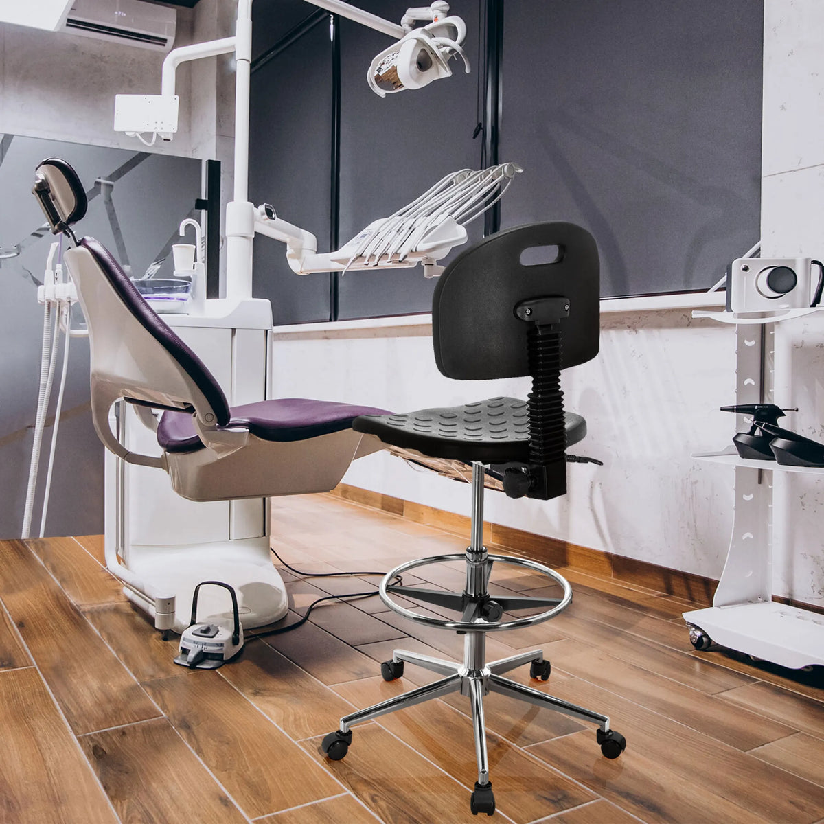 Silla de mostrador TOP WORK 23 I negra con anillo reposapiés y base con ruedas de hjh OFFICE
