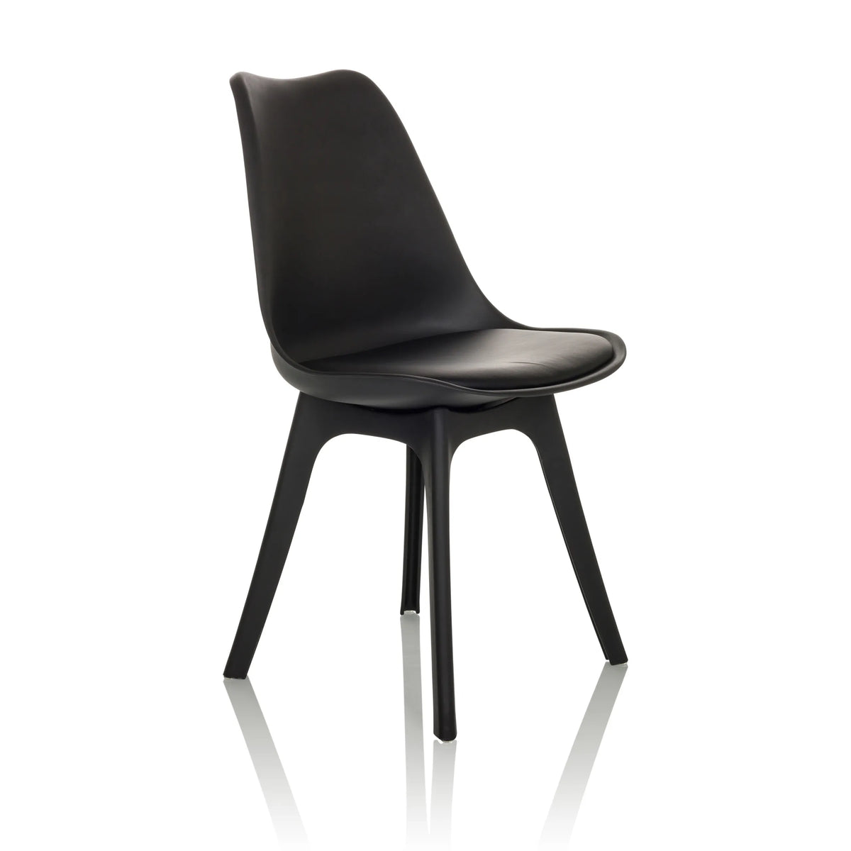 Silla nórdica SCANDI P negra con cuatro patas de hjh OFFICE – vista de 360° (vista frontal en diagonal 45°)