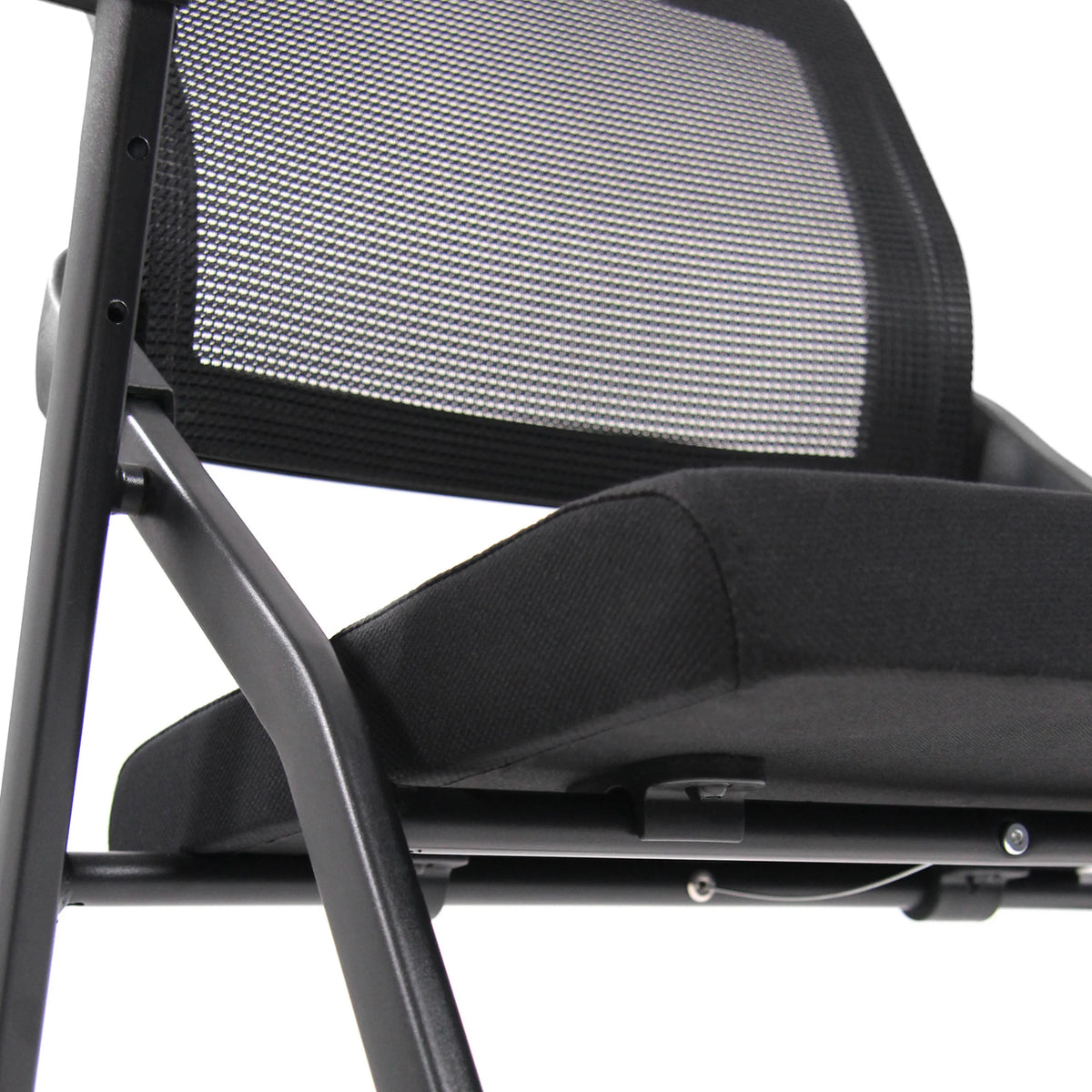 Respaldo de malla transpirable y asiento acolchado de la silla plegable PRIORITY II en negro de hjh OFFICE
