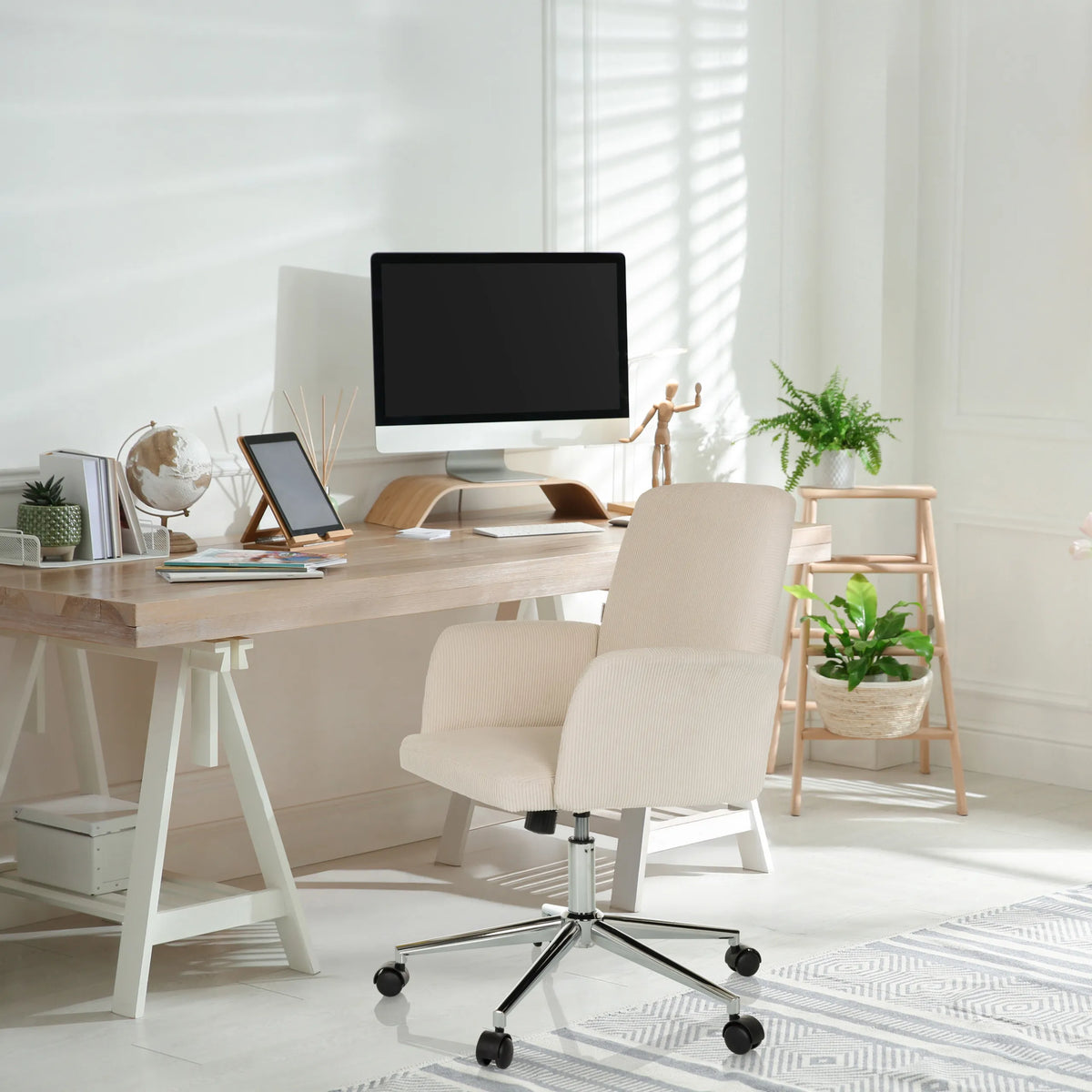 Silla Home Office SOLAO CORD beige con reposabrazos y base con ruedas de hjh OFFICE