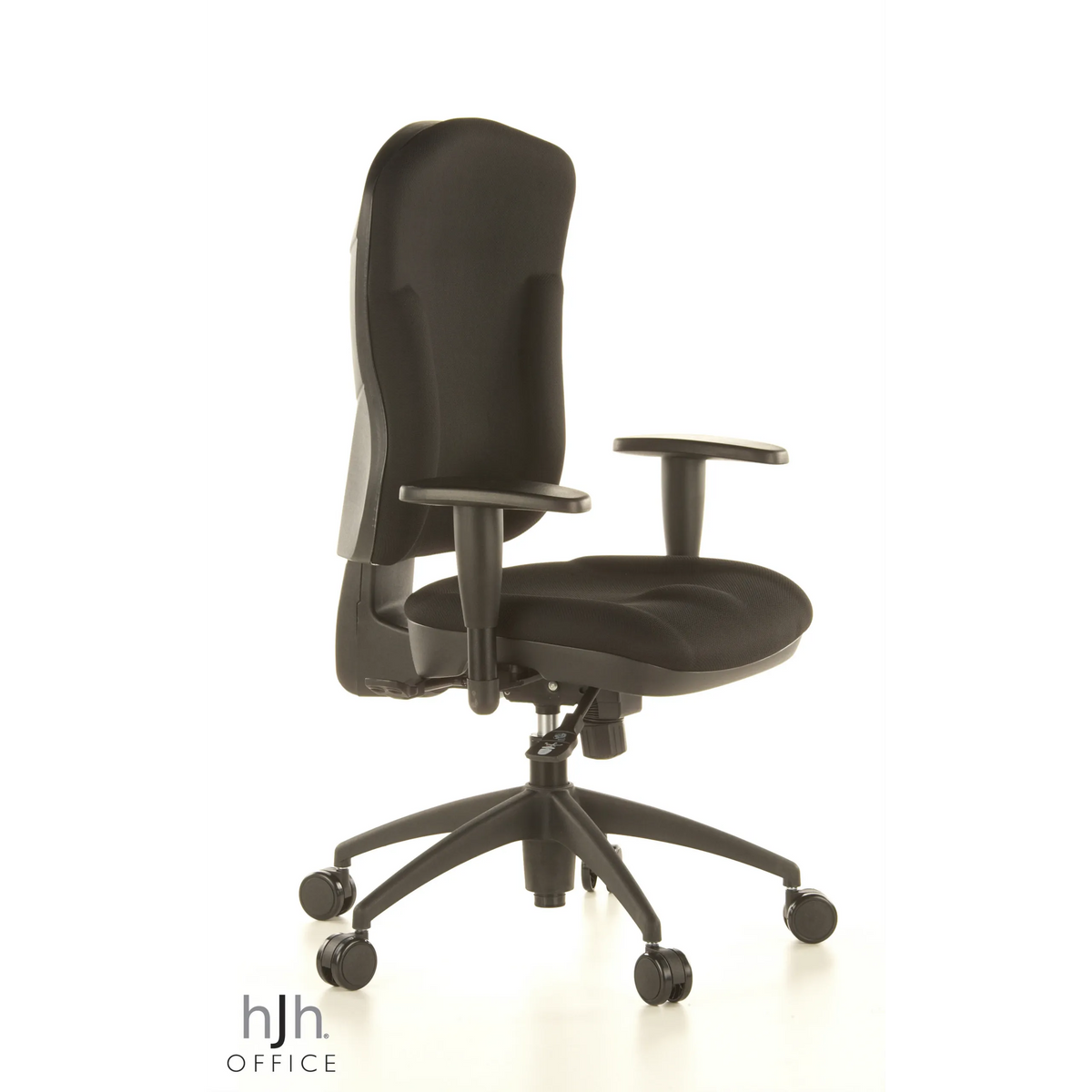 Silla de oficina profesional WELLPOINT 30 K2 negra con reposabrazos y base de cinco ruedas de Topstar – vista de 360° (vista frontal en diagonal 60°)