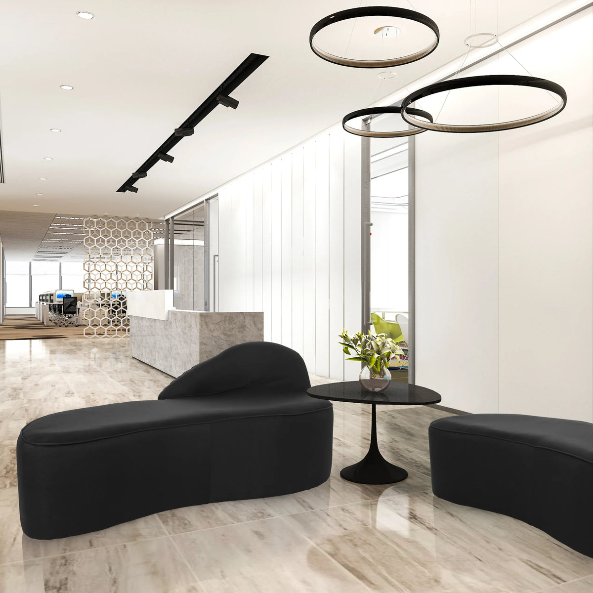 Sofá de diseño negro BARACOA en un entorno de oficina moderno con una mesa auxiliar de hjh OFFICE
