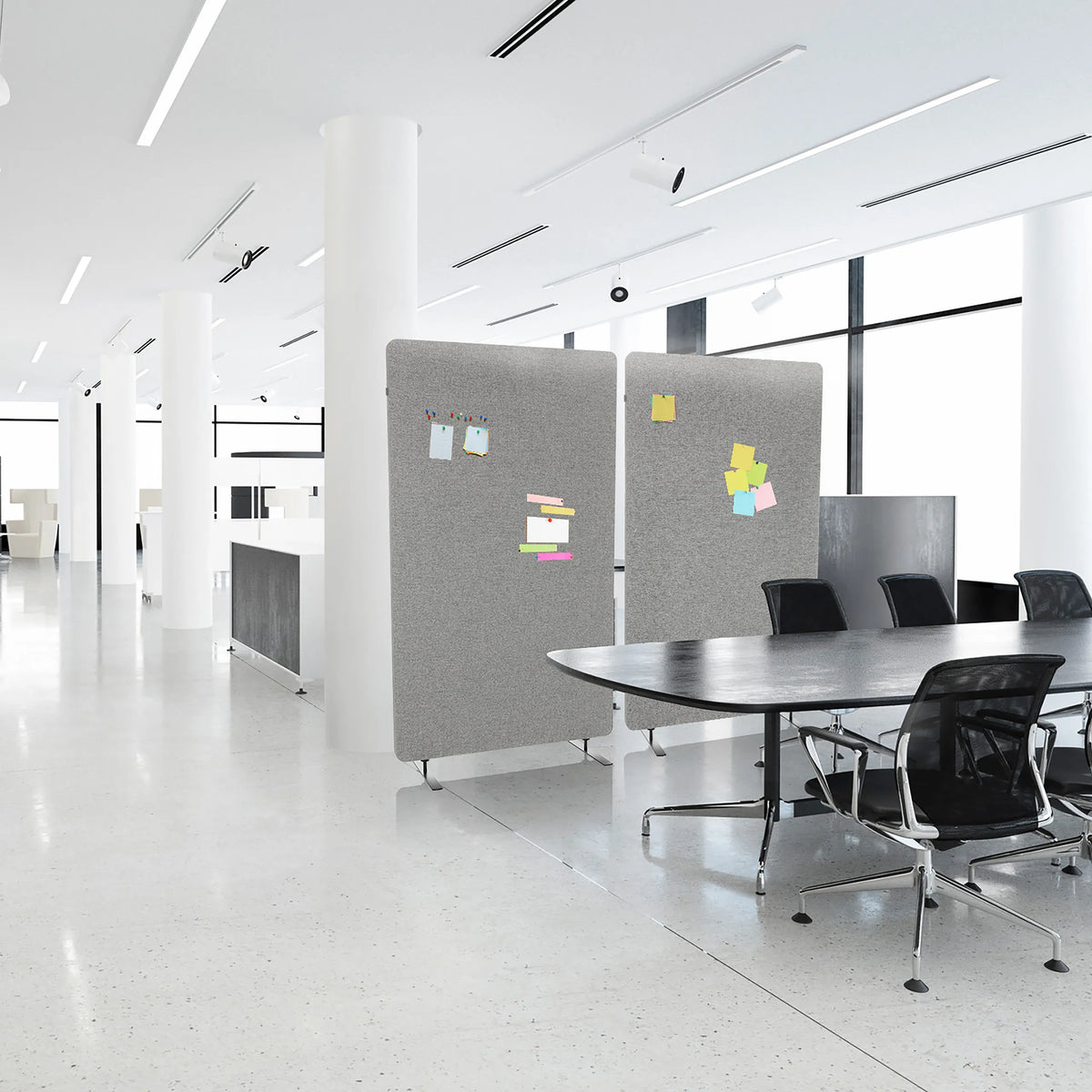 separadores FLEXMIUT STAND de color gris claro con notas adhesivas en una oficina de hjh OFFICE