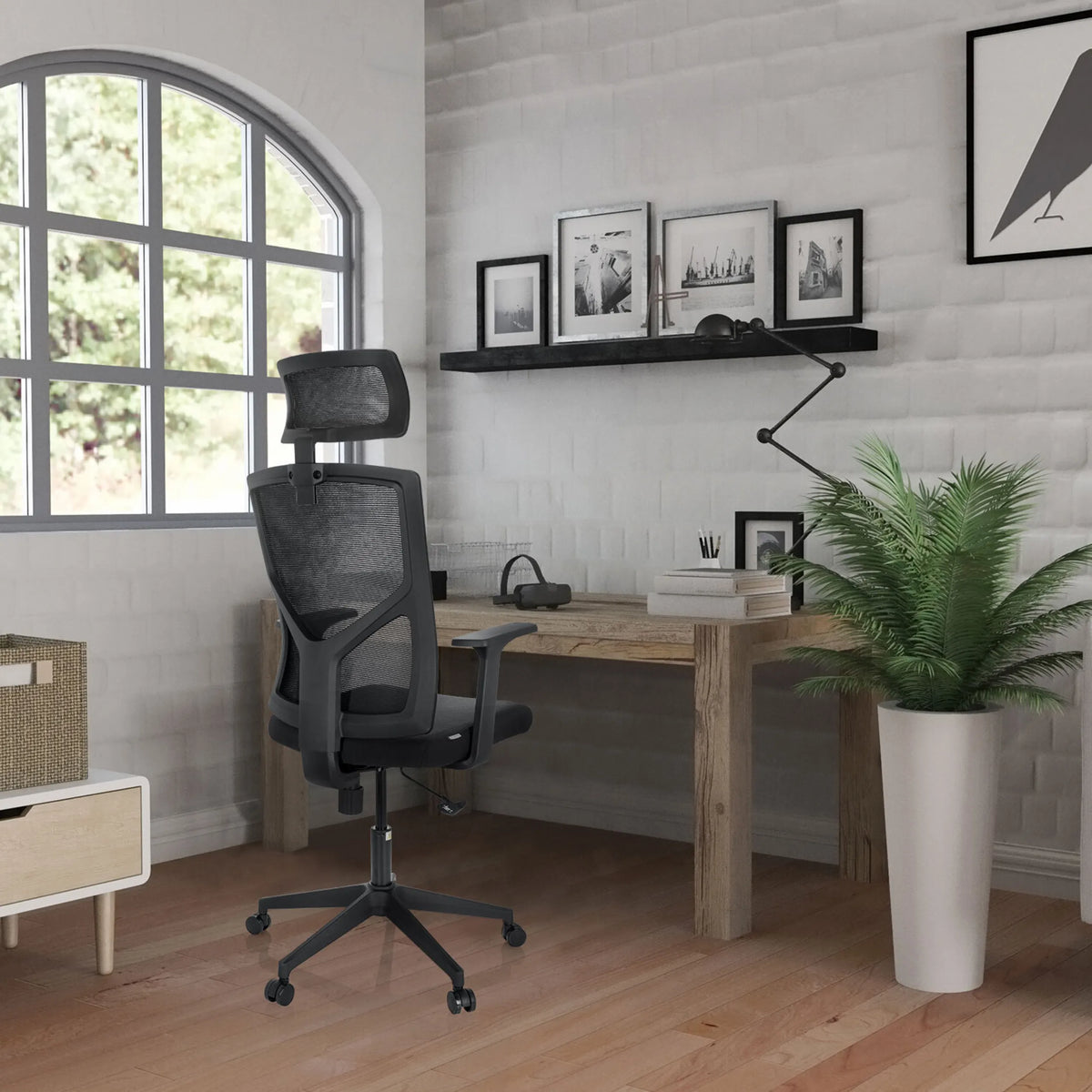Silla Home Office BRETON B negra con reposacabezas y respaldo de malla de hjh OFFICE