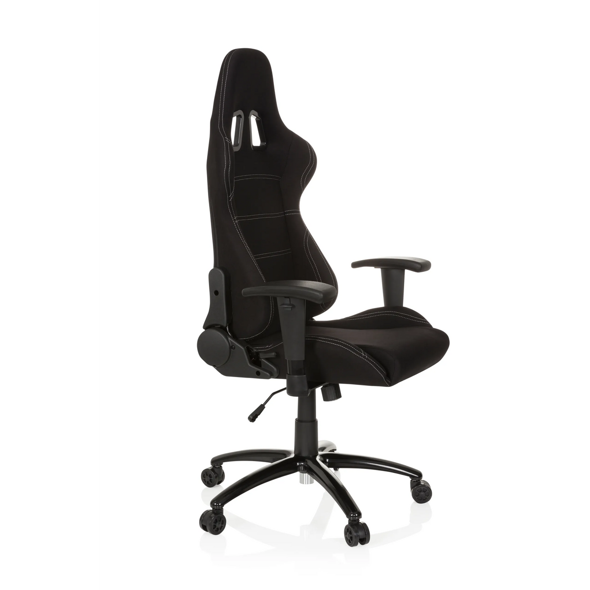 Silla gaming negra GAME FORCE con reposacabezas, reposabrazos y base de cinco ruedas de hjh OFFICE – vista de 360° (vista frontal en diagonal 60°)