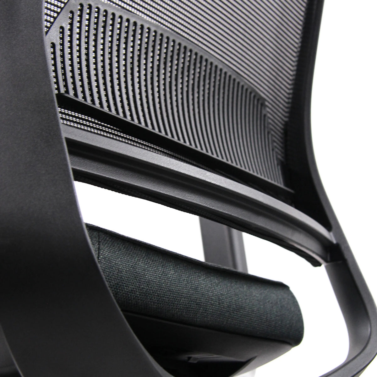 Respaldo y asiento de malla de la Silla de oficina profesional CHIARO T1 BLACK en negro de hjh OFFICE
