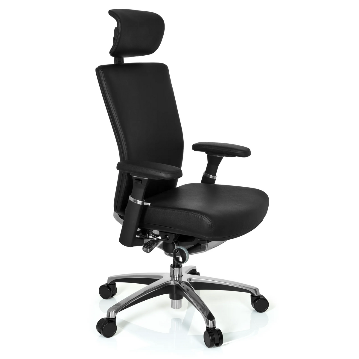 Silla de oficina profesional NOVA negra de cuero con reposacabezas y base de cinco ruedas de hjh OFFICE – vista de 360° (vista frontal en diagonal 60°)