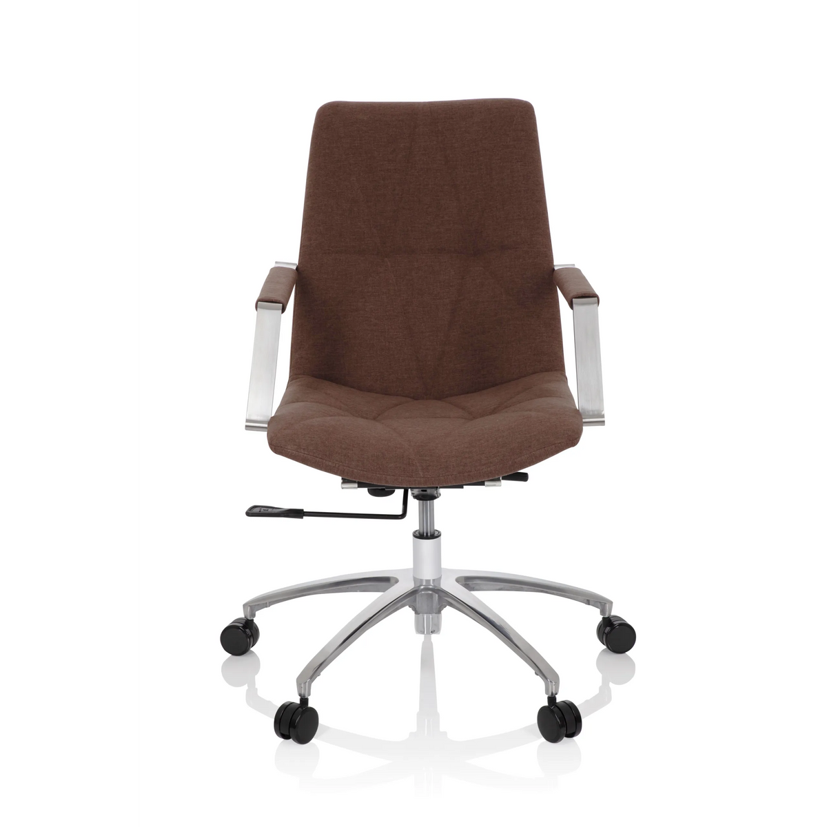 Silla Home Office SARANTO II de color marrón medio con reposabrazos y base de cinco ruedas de hjh OFFICE – vista de 360° (vista frontal 0°)