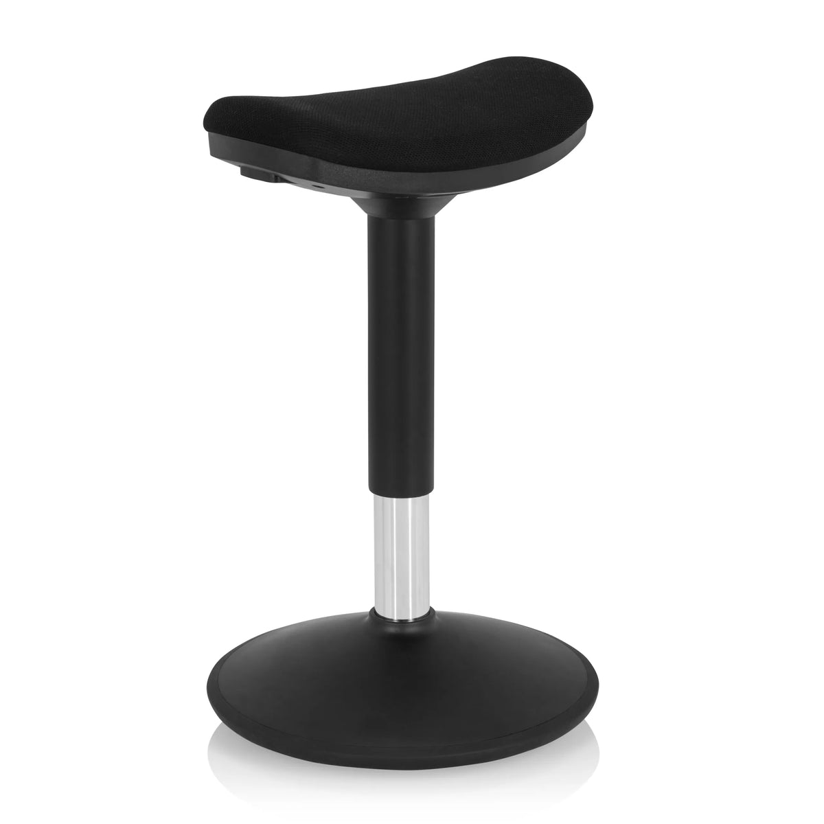Asiento de pie BALANCE SIT I B negro con asiento curvo y base redonda de hjh OFFICE – vista de 360° (vista frontal en diagonal 40°)