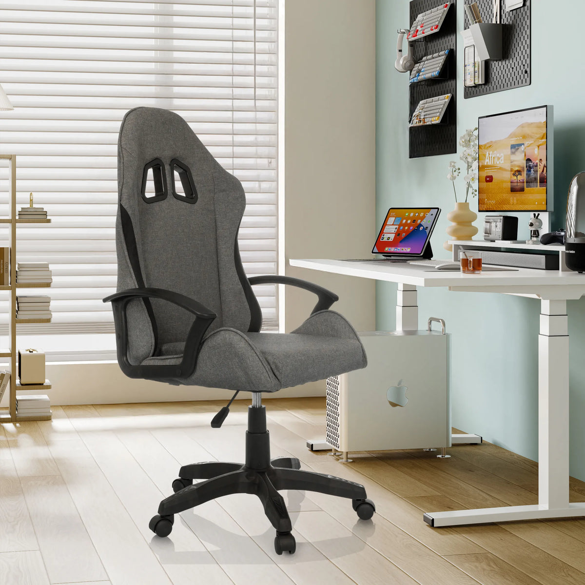 Silla gaming GAMEBREAKER W01 en gris y negro con aberturas integradas para el reposacabezas de MyBuero