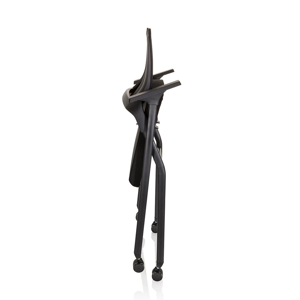 Vista lateral de la silla plegable PRIORITY II negra con ruedas de hjh OFFICE