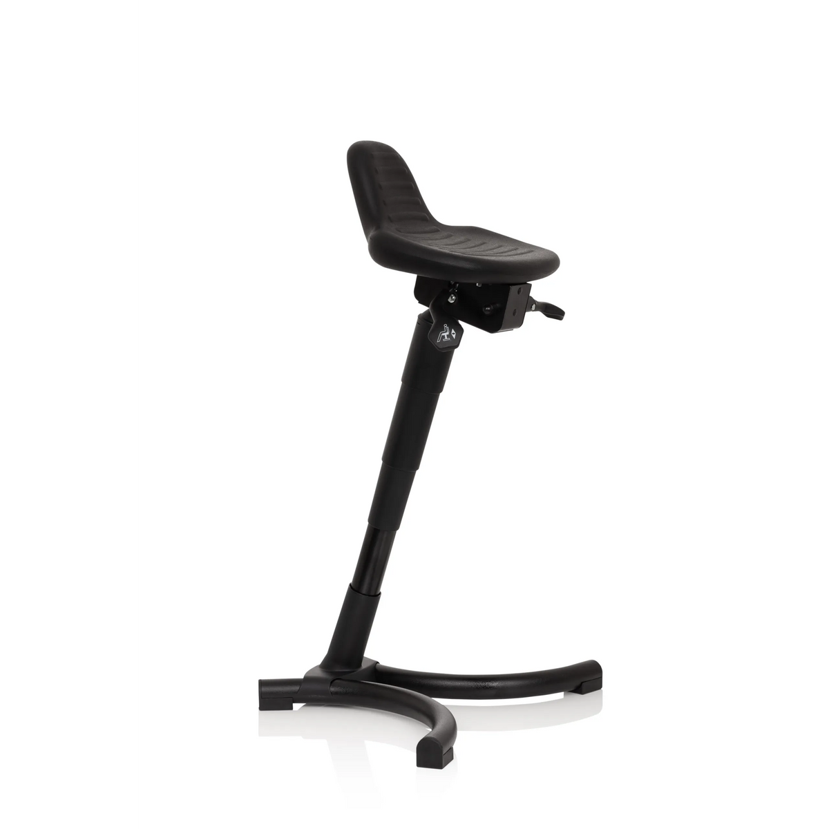 Asiento de pie TOP WORK 34 negro con asiento, respaldo y base de cuatro patas de hjh OFFICE – vista de 360° (vista frontal en diagonal 60°)