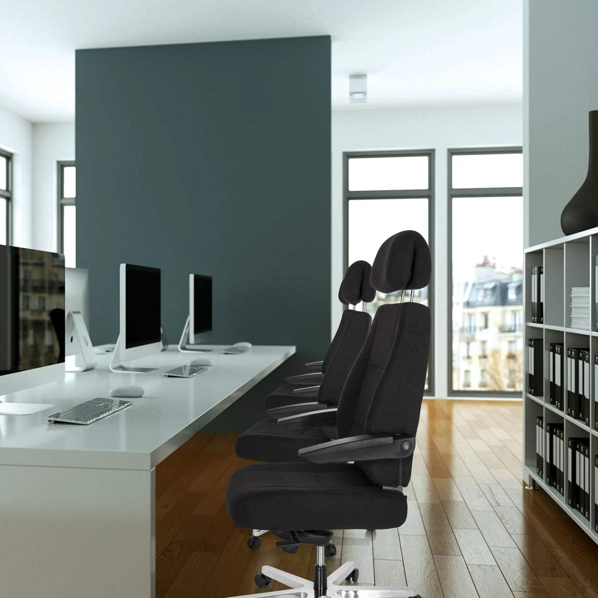 Silla giratoria XXL 24 HOURS I en negro con reposacabezas y reposabrazos de hjh OFFICE