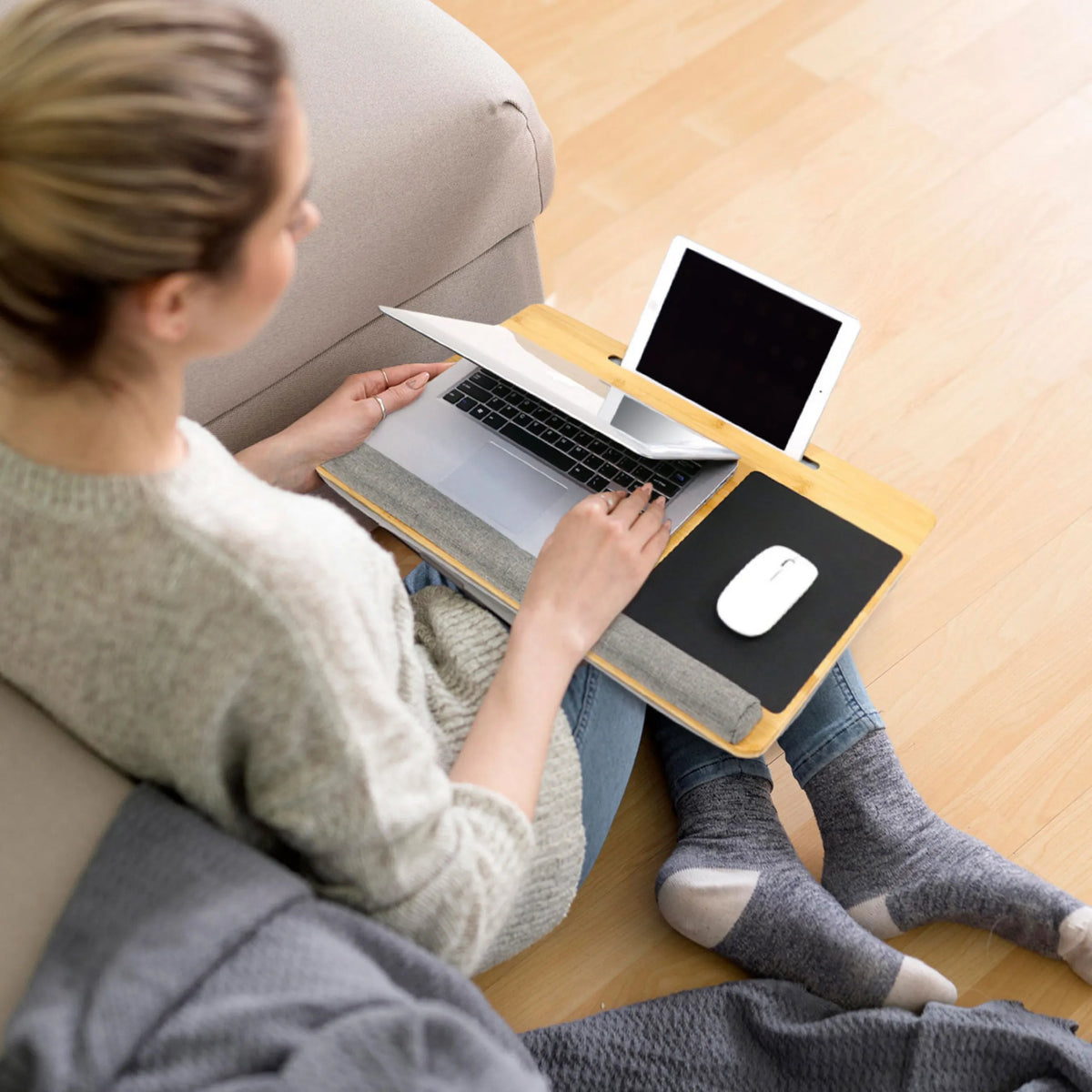 Soporte para portátil COMFILAP gris con superficie para ratón y soporte para tablet de hjh OFFICE