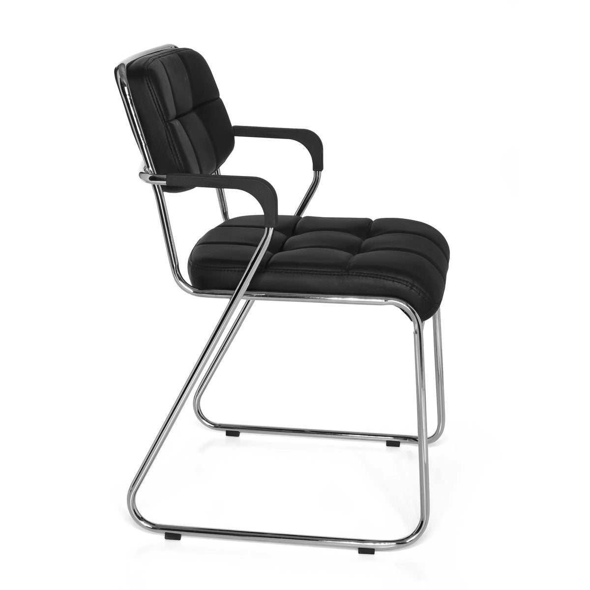 Silla de confidente negra ZANTA con costuras cuadradas y estructura cromada de hjh OFFICE – vista de 360° (vista lateral 80°)