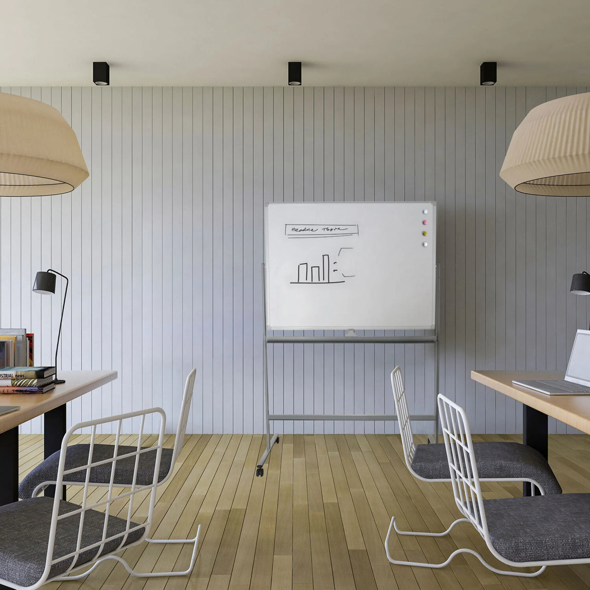 Pizarra blanca MULTIBOARD I en blanco y plata sobre un soporte con ruedas en una oficina moderna de hjh OFFICE