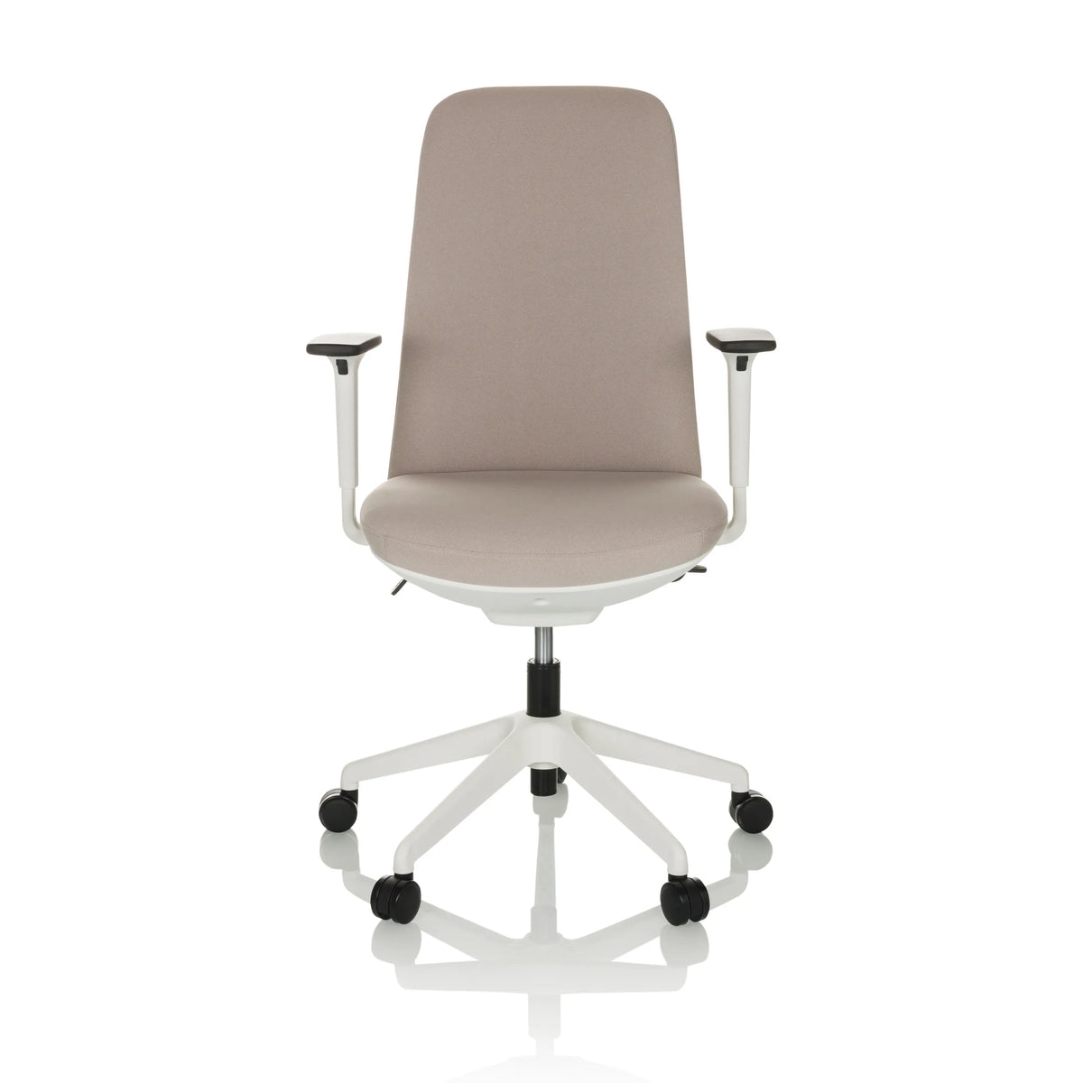 Silla de oficina profesional NESTORA beige con reposabrazos y base blanca de cinco ruedas de hjh OFFICE – vista de 360° (vista frontal 0°)