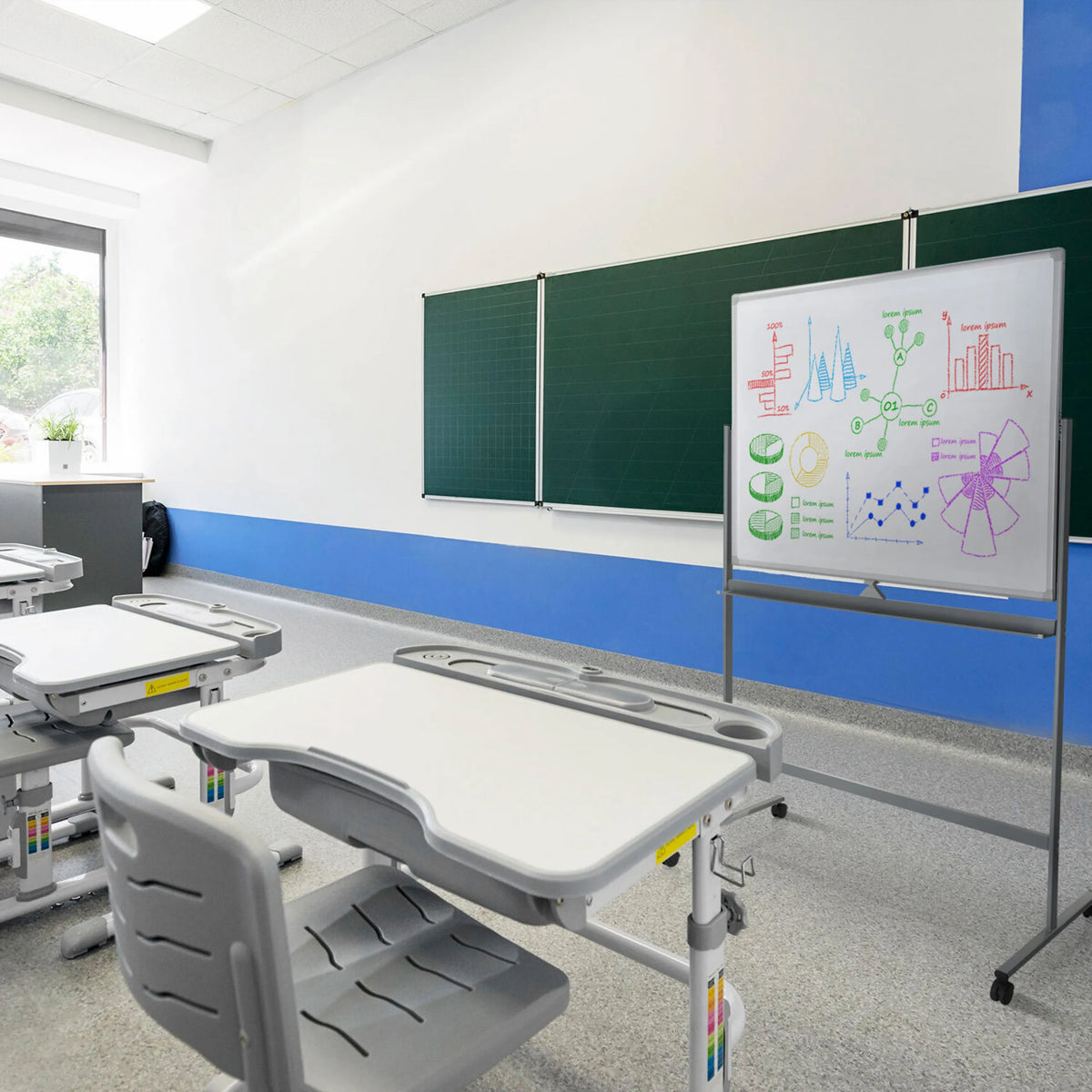 Pizarra blanca MULTIBOARD I en blanco y plata sobre un soporte con ruedas de hjh OFFICE