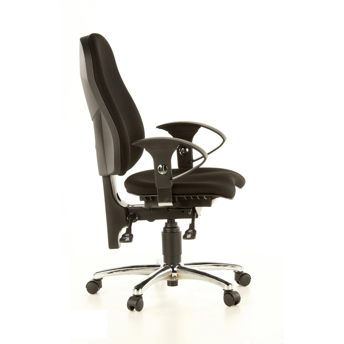 Silla de oficina profesional SITNESS 10 negra con reposabrazos y base de cinco ruedas de Topstar – vista de 360° (vista lateral 80°)