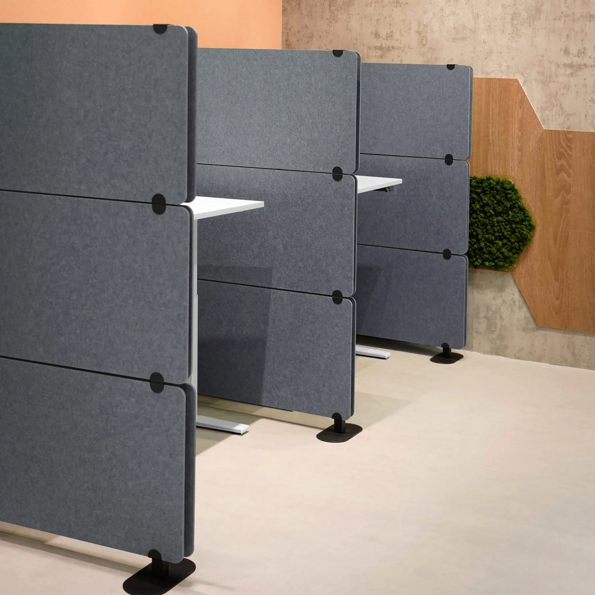 Separadores grises FLEXMIUT EXTEND con soportes y pies niveladores negros de hjh OFFICE
