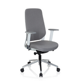 Silla de oficina profesional CHIARO T4 WHITE gris con reposabrazos y una base de cinco ruedas de hjh OFFICE – vista de 360° (vista frontal en diagonal 40°)