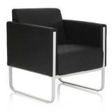 Sillón tapizado negro ARUBA STEP con costuras de diamante y estructura plateada de hjh OFFICE – vista de 360° (vista frontal en diagonal 40°)