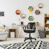 Silla giratoria para niños KIDDY CD en color negro con respaldo de malla y reposabrazos en un dormitorio infantil de hjh OFFICE
