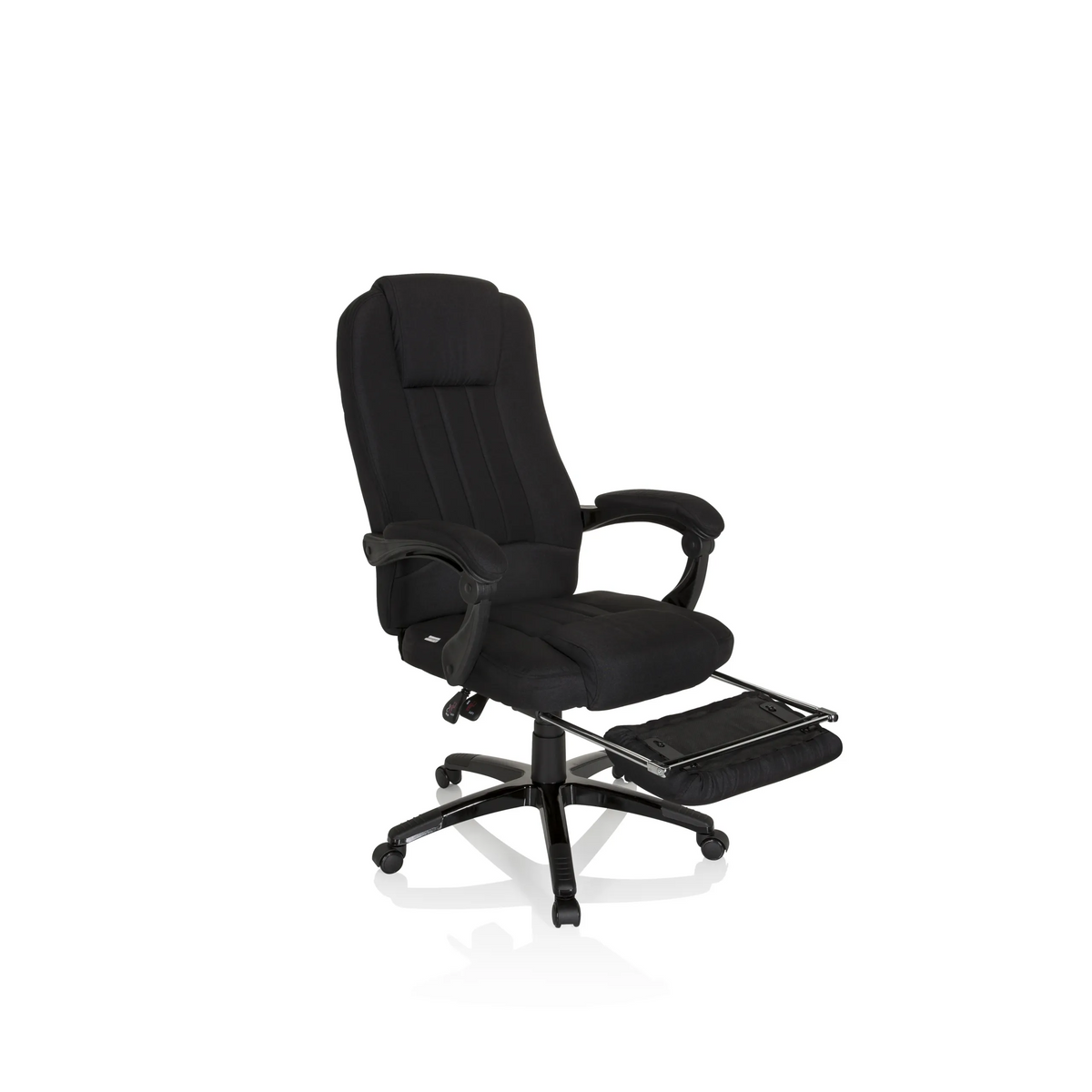 Sillón de oficina Home Office RELAX CL190 negro con reposabrazos y base de cinco ruedas de MyBuero – vista de 360° (vista frontal en diagonal 40°)