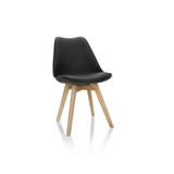 Silla nórdica SCANDI 4 negra con cuatro patas de madera clara de hjh OFFICE – vista de 360° (vista frontal 20°)