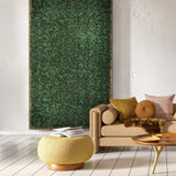 Estera vegetal verde LEAFLUXE 1 como decoración de pared vertical en una sala de estar de hjh LIVING