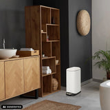 Papelera CLEAN SLIM blanca con capacidad de 20 litros de hjh OFFICE (imagen generada por IA)