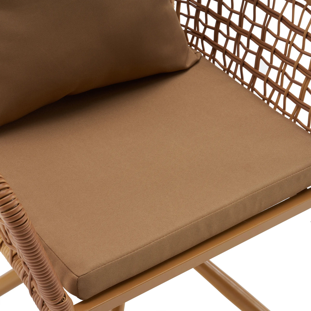 Asiento y respaldo marrones de la silla tapizada Tavaro Korvik con estructura trenzada de hjh LIVING