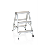 Escalera plegable SOLID plateada de aluminio con tres peldaños de hjh OFFICE – vista de 360° (vista frontal 20°)
