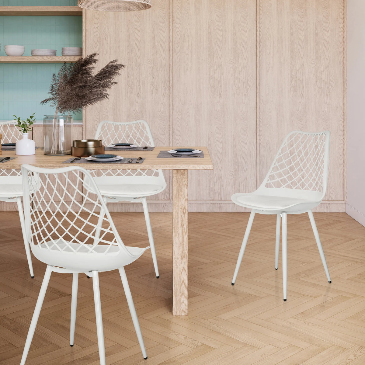 Silla de exterior BEGIO S en blanco con respaldo de malla y cuatro patas de hjh LIVING