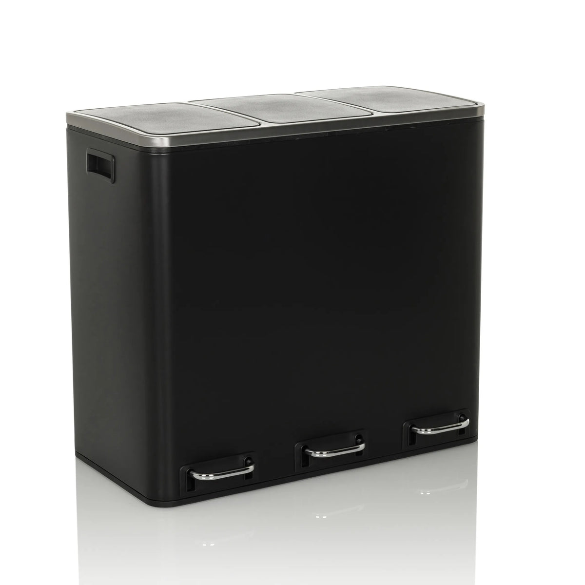 Papelera negra Clean 9 con tres compartimentos, tapas plateadas y pedales de hjh OFFICE – vista de 360° (vista frontal en diagonal 30°)