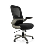 Silla giratoria XXL INSTRUCTOR T I negra con respaldo de malla, reposabrazos y base de cinco ruedas de hjh OFFICE – vista de 360° (vista frontal en diagonal 60°)