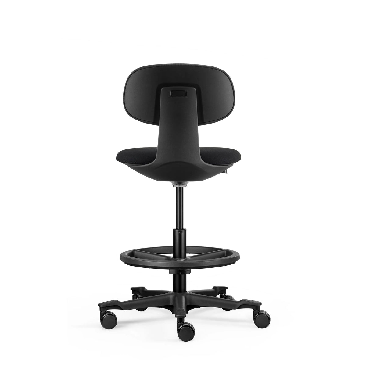 Vista trasera de la silla de trabajo WORK MF2 negra con aro reposapiés y ruedas de hjh OFFICE