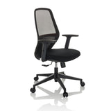 Silla de oficina profesional CARLOW I negra con respaldo de malla y base de cinco ruedas de hjh OFFICE – vista de 360° (vista frontal en diagonal 45°)