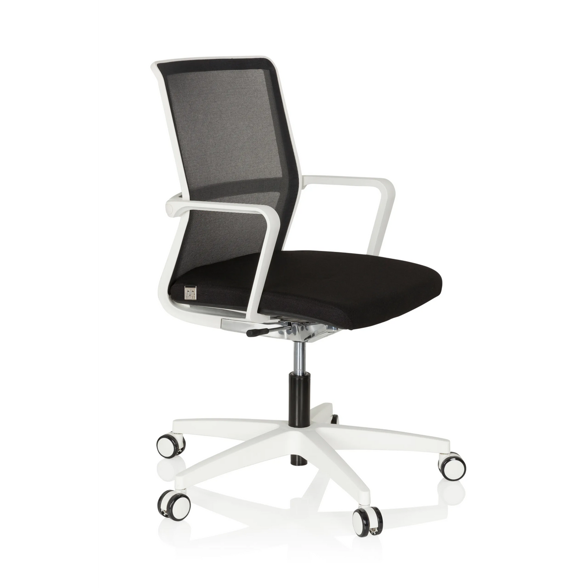 Silla de oficina profesional MOVE-TEC NET 3D W en blanco y negro con respaldo de malla y base blanca de cinco ruedas de hjh OFFICE – vista de 360° (vista frontal en diagonal 60°)