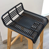 Asiento negro con estructura de láminas del taburete de bar LONSO W en roble de hjh OFFICE