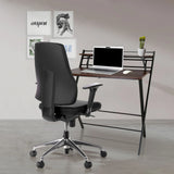 Silla de oficina profesional PRO-TEC 200 negra con reposabrazos y ruedas en un escritorio de hjh OFFICE